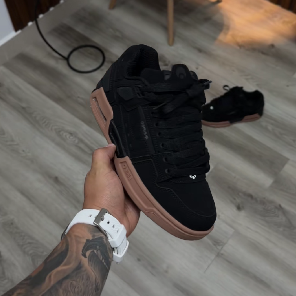 Sabre Heritage Classic Lace Up Sneakers